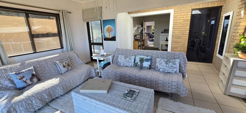 4 Bedroom Property for Sale in Glentana Western Cape